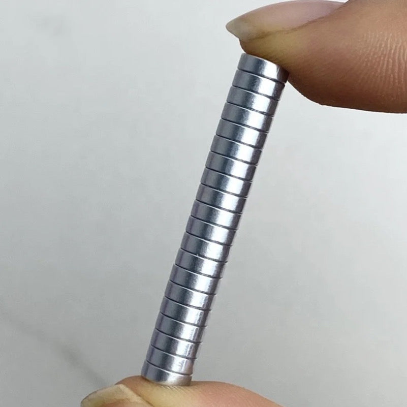 (New) Nail cutter + magnets (6*2mm)